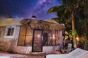  Antigua Lodge, 70 m from sandy beach  Тисимин